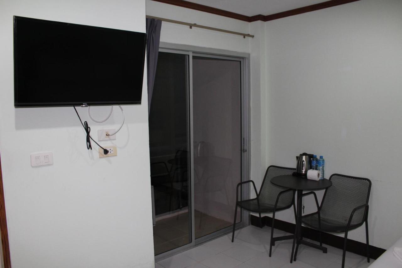 Omaya Guesthouse Patong Bagian luar foto